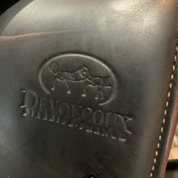 Devoucoux Chiberta Saddle 17.5 inch seat, 2013, cover and two girths, rich brown - Picture 4 of 16